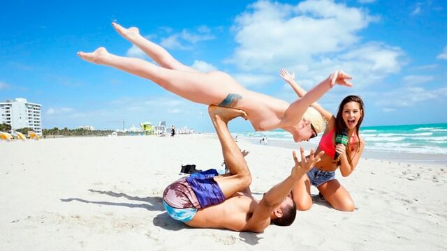 Molly Mae e Layla London em vestidos sexo no Money Talks