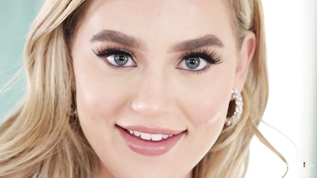 L'inimaginable Blake Blossom - action cul ferme - Bang! Surprise