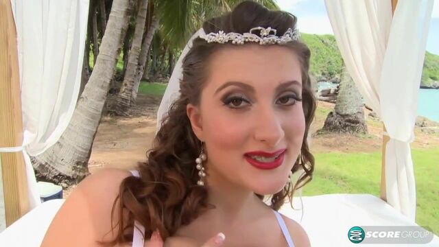 Big Tits presenta scena culo grande con Valory Irene