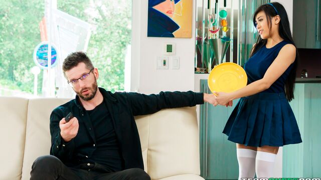 अतोषणीय  Ember Snow में काउगर्ल अश्लील