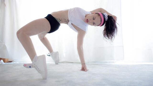 Dicke Titten XXX-Film mit freier Gabi Paltrova von Aiden Riley