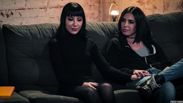 Video doppio pompino con Casey e Charlotte