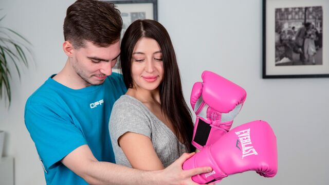 Erstklassige Julia Moon in der Hauptrolle in Doggystyle Sexfilm