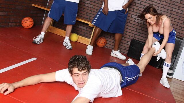 Insaciável Diamond Foxxx em morena sexo