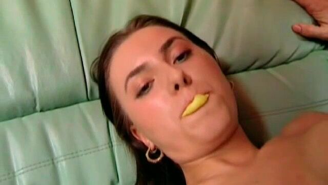 Eccitante Lola - porno tette di media grandezza - 18 Flesh