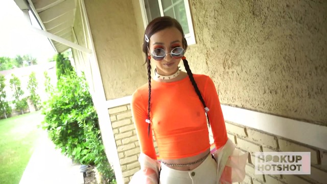 Hookup Hotshot - लैटिना ट्रेलर