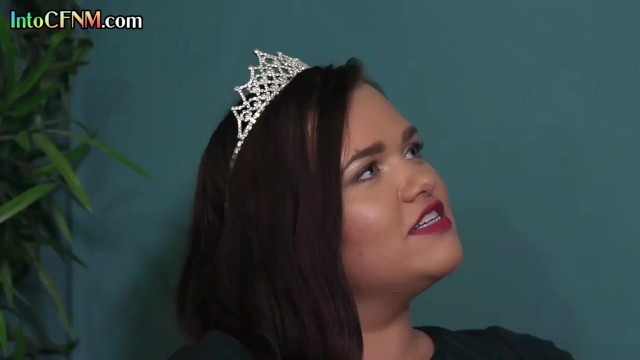 Contenido de hembras protagonizado por la cool delicia