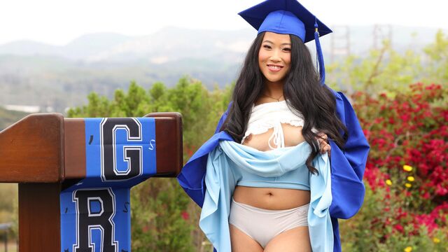 La provocativa Alona Bloom y Lily Starfire - película de culo grande - Adult Time Pilots