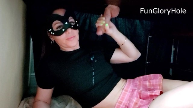 Pornografía de pajazo protagonizado por la apasionada FunGloryHole