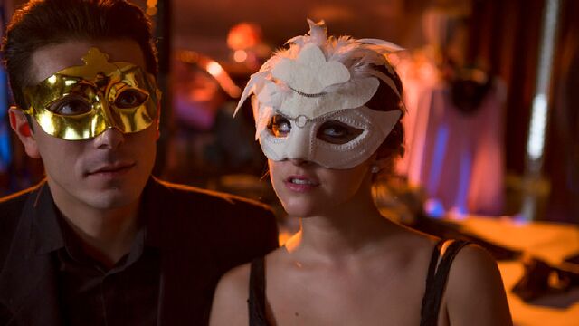 सींग का बना हुआ  Amirah Adara और Ania Kinski में अभिनय किया त्रिगुट क्लिप