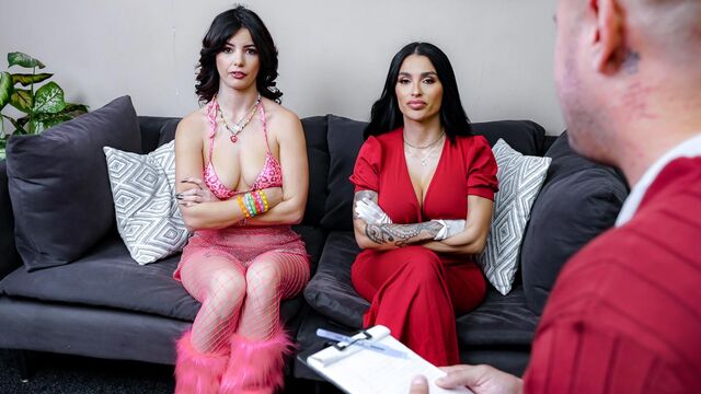 Unersättliche Melody Marks und Asteria Jade in Seitenfick Fickfilm