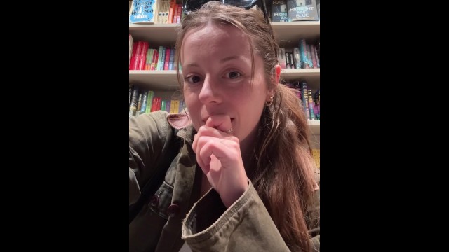 तेजोमय  Nadia Foxx का चित्र देखें