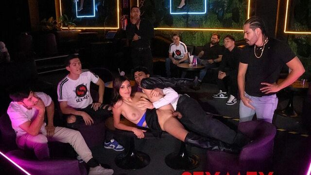 Azione tette grosse con Danna