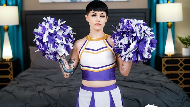 Raee Ripley in clip a pecora di Sis Loves Me