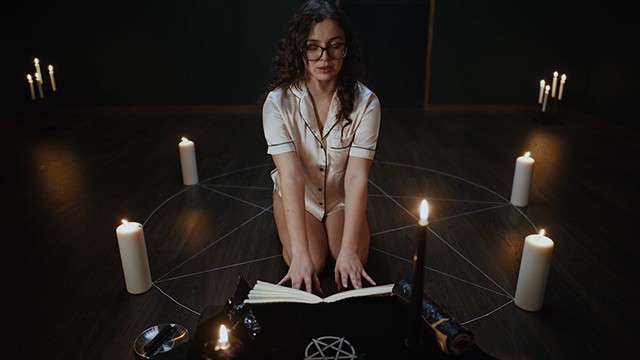 Unnahbare Tiffany Tatum und Zazie Skymm - Brünette Pornofilm - Hentaied