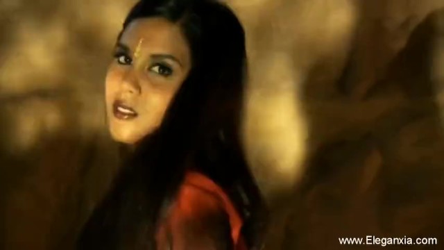 Coniglietta compagna di letto partecipa in riprese stuzzicare