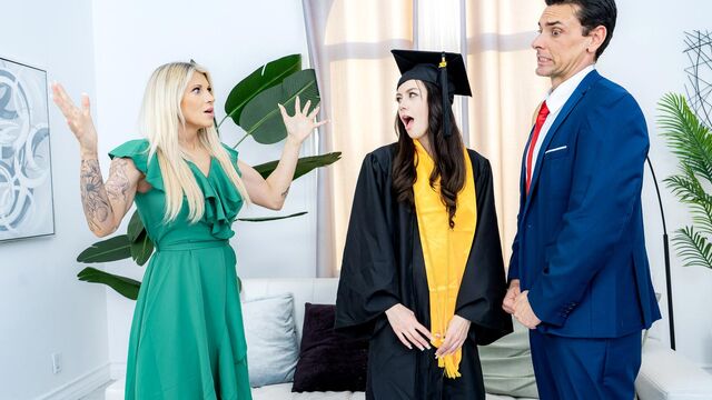 Toma con la cariñosa Selena Love con tetas naturales de Family Strokes