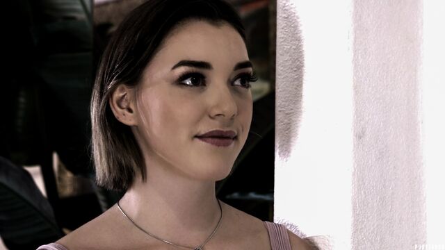 Pure Taboo apresenta peitos naturais vídeo da Anny Aurora