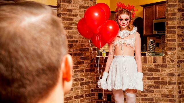 Toma de la deshinibida Scarlet de tetas naturales 