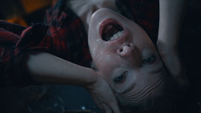 La extravagante Octavia Red - acción de lésbica - Parasited