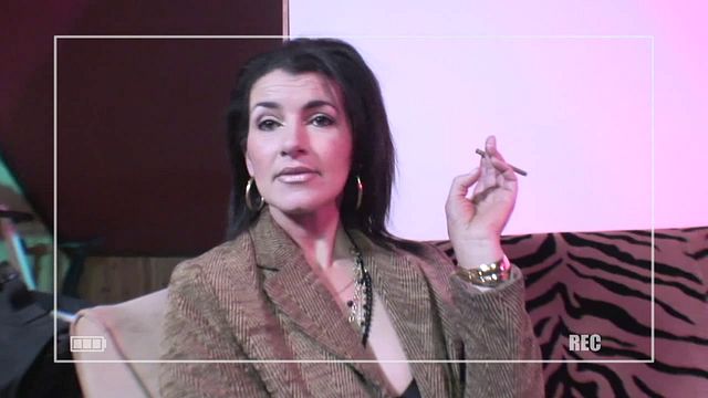 Lisonjeira Ben Dover e Georgina Smith estrelando em loira delícia