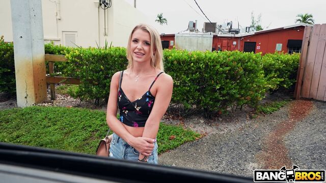 Bildhübsche Evelyn Payne - Dicker Schwanz XXX-Clip - Bang Bus