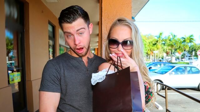 Milf Hunter présente pornographie longues jambes de Adara Ace