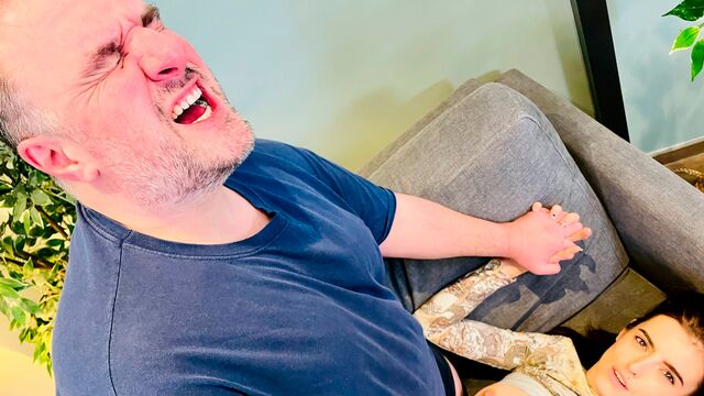 Alba का प्राकृतिक स्तन लिंग