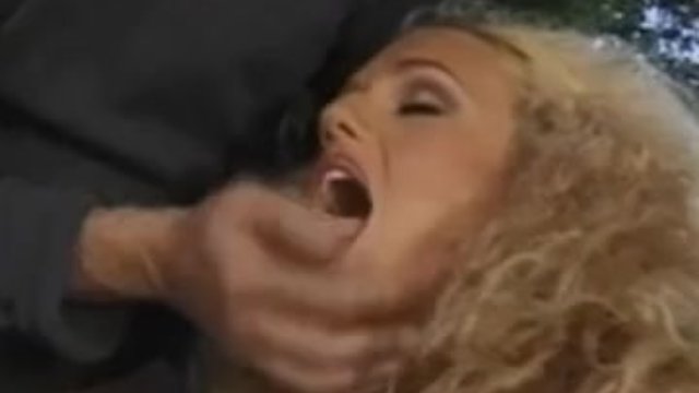 Boquete clipe com irreverente ninfa do Screw My Wife Club