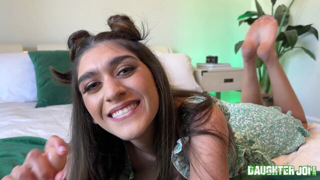 Aubry Babcock dans contenu x gode de DAUGHTERJOI