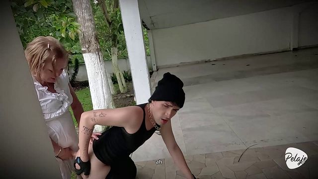 Pornographie interracial de la perverse marie-couche-toi-là 