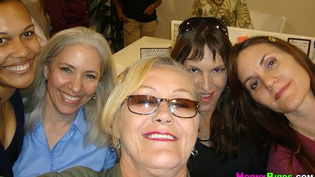 Filmato modello con divina Raine