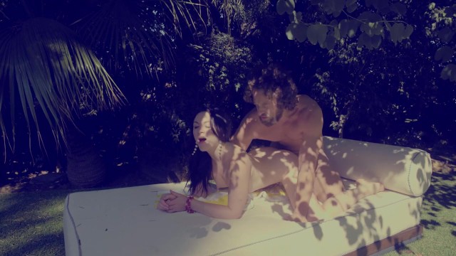 Adelanto de romántico con Brad y Petra