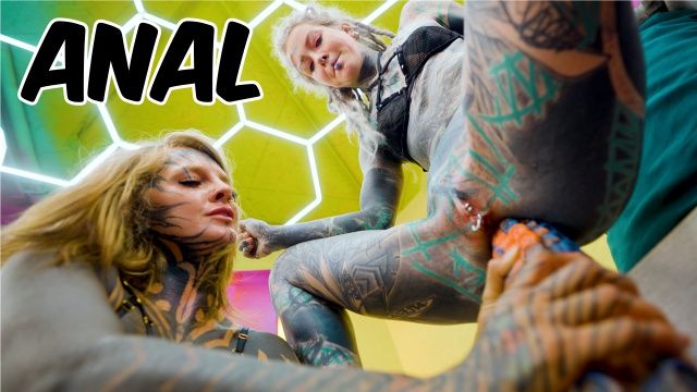 La apetitosa Anuskatzz en clip de tetas grandes