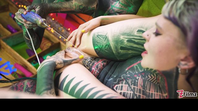 Adorabile Anuskatzz in video donna che si masturba