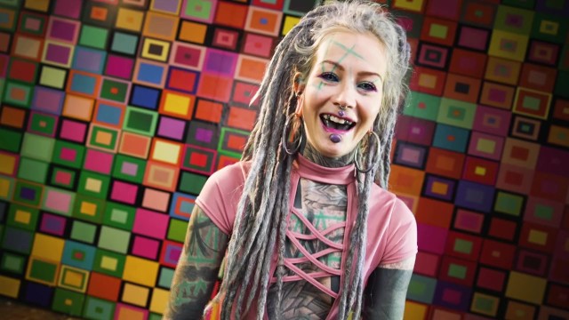 Porno de mujer tatuada con Anuskatzz