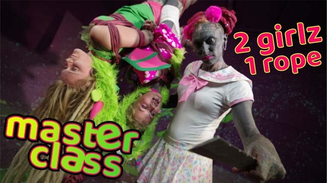 La nympho Anuskatzz dans porno réalité