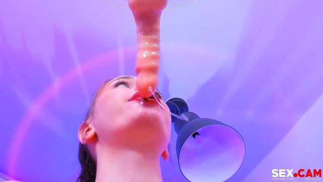 Acción de dildo con joya