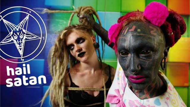 Anuskatzz का बुत क्रिया