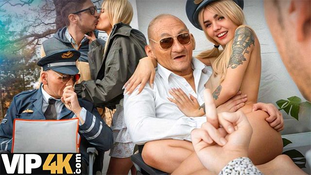 Fogosa Stanley Johnson em peitos pequenos gravação