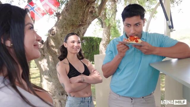 Let'sDoeIt - कुत्ते शैली फुटेज