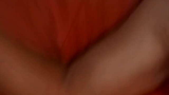 L'enjôleuse femme en vedette dans pornographie amateur