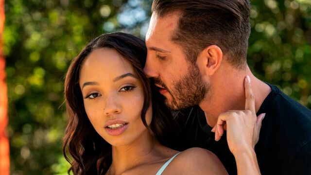 Assista vídeo da elegante Alexis Tae