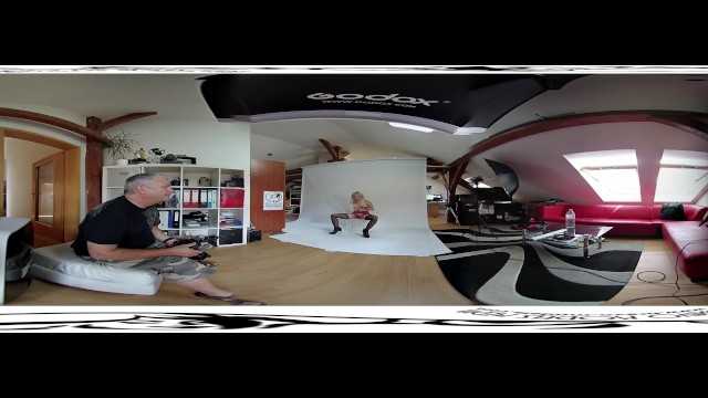 छोटा ट्रेलर Bravo Models से प्रीतिकर Anna Ray के साथ