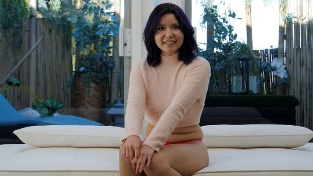 Infuocata Kassandra in sesso curvy