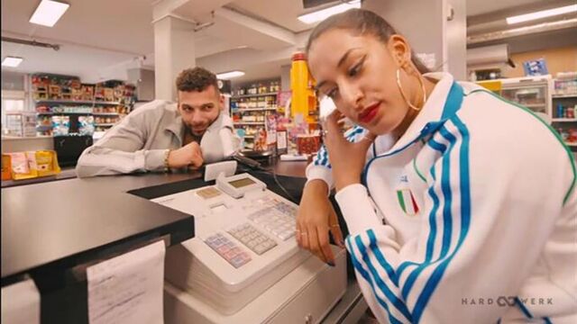 Contenido con la tentadora Bishop Black y Curved Marvin con cabello largo de hardwerk