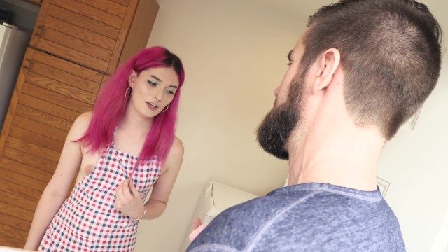 Invitante Natalie Stone partecipa in azione ragazzina