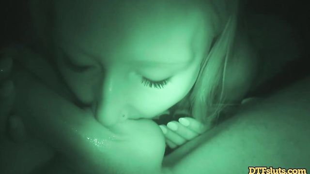 Bande-annonce de gros plan avec la licencieuse April Aniston de DTF Sluts