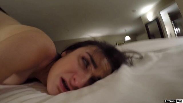 Lyra Lockhart in Blowjob Sexfilm von Lethal Pass