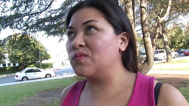 इतनी गर्मी Vicki Chase और Bruce Venture का चलचित्र देखें